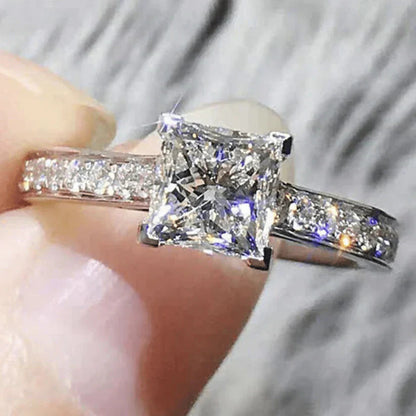 Leontina Gualtieri Ring | White Gold Maya Henry Jewelry