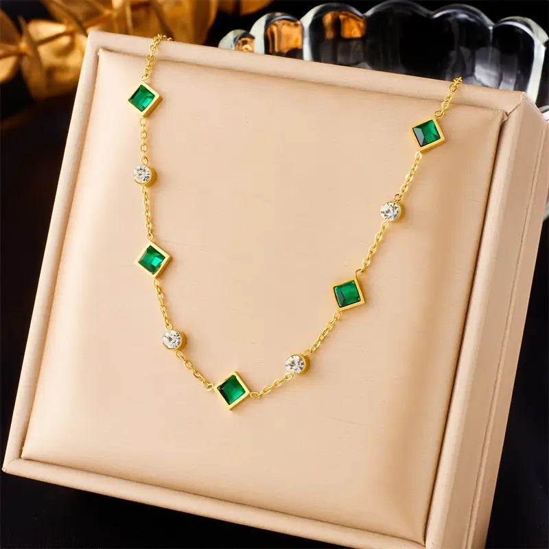 Amelisse Glenwyn Necklace | Gold Maya Henry Jewelry