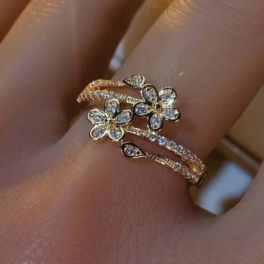 Elegant Bright Flower Gold Ring | Gold Maya Henry Jewelry