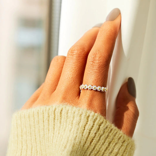 Garden - Luxurious Flower Ring Maya Henry Jewelry