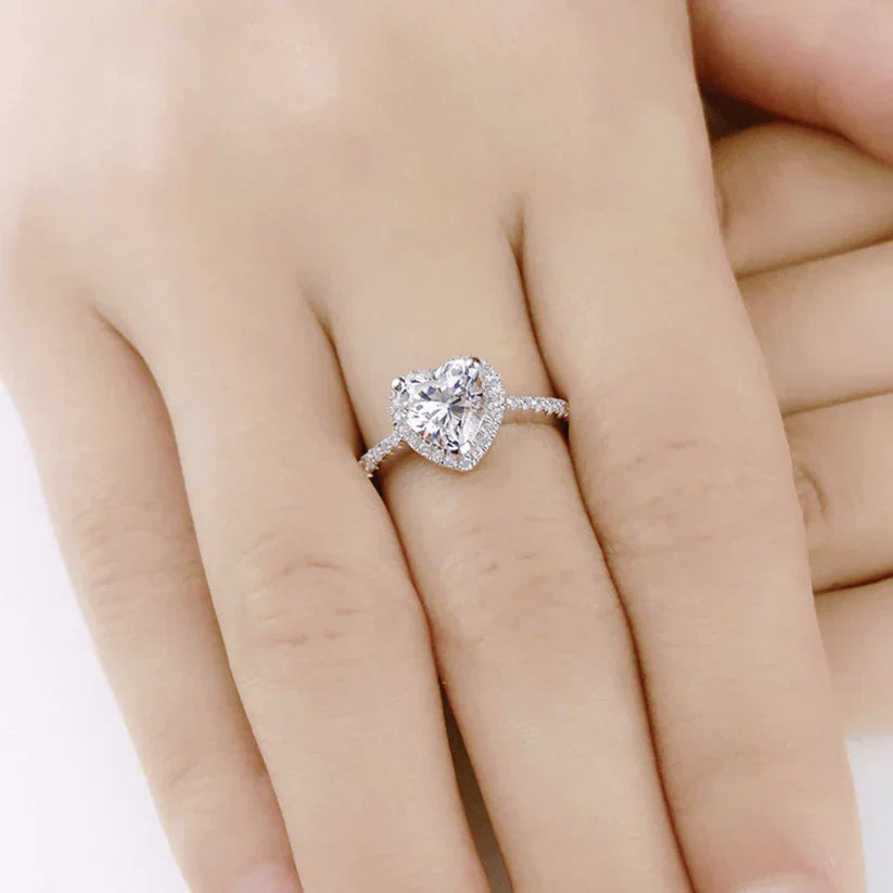 Coralia Amouré Ring | White Gold Maya Henry Jewelry