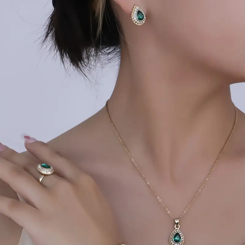 Noémie Glastra Jewelry Set Maya Henry Jewelry