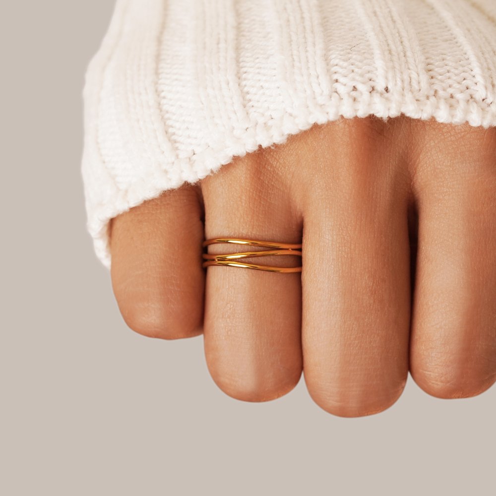 Infinity Loop - Ring Maya Henry Jewelry
