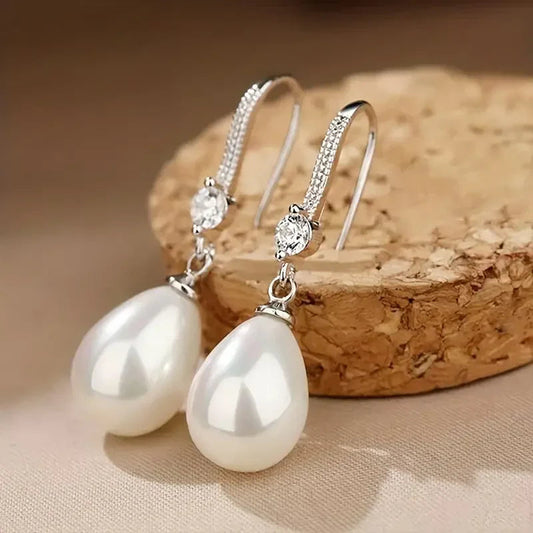 Dangling Earrings with Bright Pearls | White Gold Maya Henry Jewelry