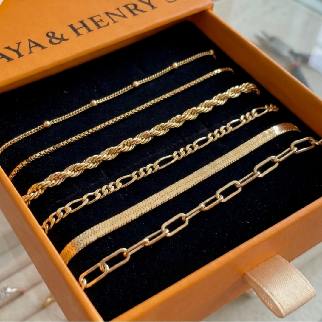 Isabella Vernetta bracelet set | Gold Maya Henry Jewelry